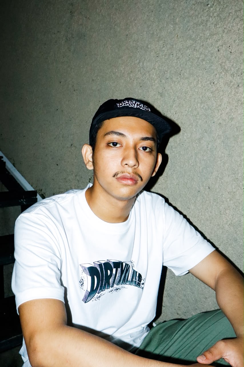 DIRTY KLAB cap and white tee lookbook